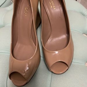 Gucci Nude Patent Leather Peep Toe Wedge Pump